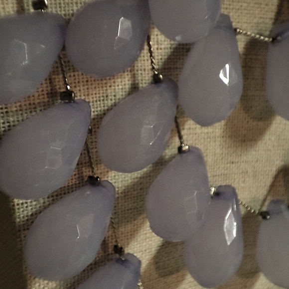 Lavender Acrylic Lucite Teardrop Faceted Necklace Silver Tone Triple Strand EUC - Picture 11 of 14